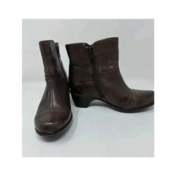 Clarks Bendables Women's Brown Ankle Boots Booties Side Zip -‎ Size 6 - Picture 3 of 12